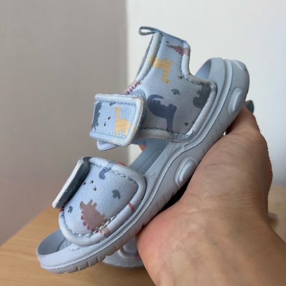 H&M baby sandals size 6 - Picture 4 of 5